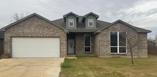 $289,000 | 335 Port Drive, Gun Barrel City, TX 75156
