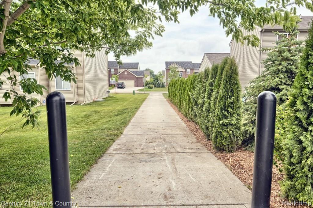 3142 Fantail Drive Rochester, MI 48309 - Photo 40 of 40 Community_Path_2nd_View.jpg