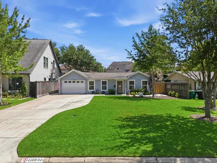 $635,000 | 1108 Wakefield Drive, Houston, TX 77018