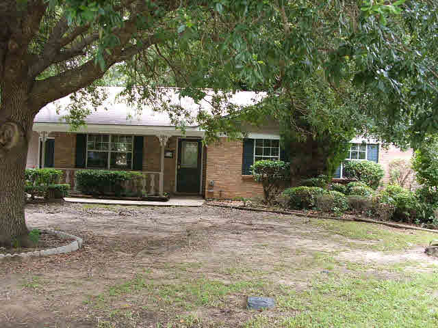 514 Carolyn Avenue Foley, AL 36535 - Photo 1 of 1