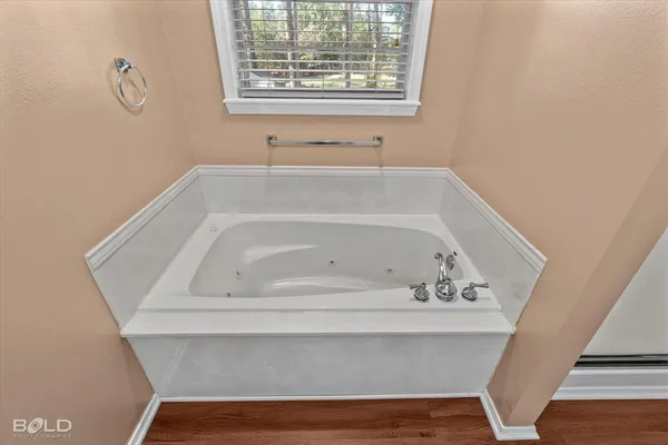 $2,000 | 406 Lavita Drive, Shreveport, LA 71106
