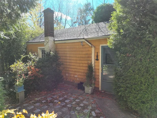 $599,000 | 11 High Street, Hopkinton, RI 02804