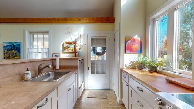 $599,000 | 11 High Street, Hopkinton, RI 02804