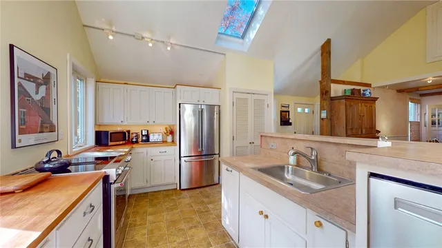 $599,000 | 11 High Street, Hopkinton, RI 02804