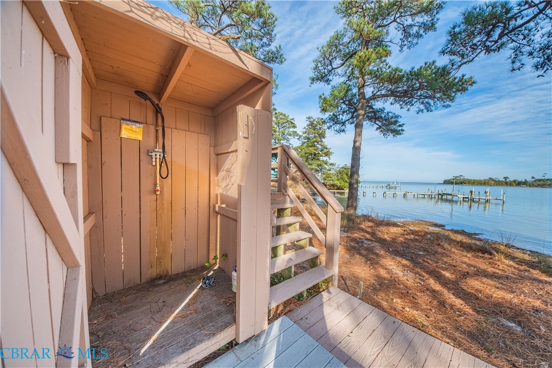 104 Heritage Point Road Deltaville, VA 23043 - Photo 39 of 47 Outdoor Shower