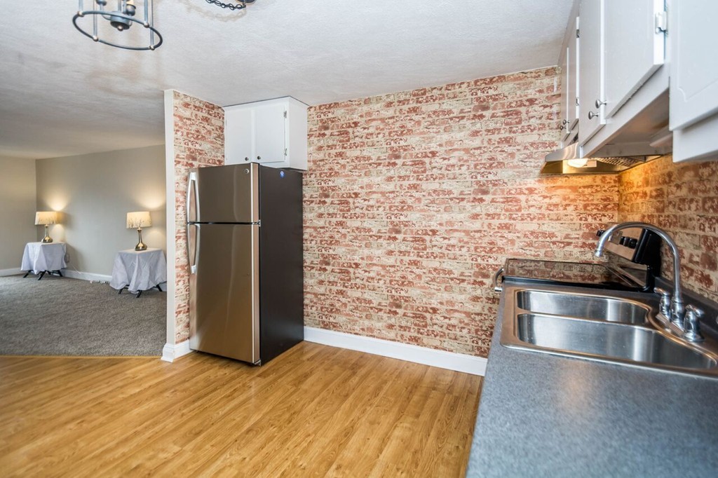 9 Walker Road, Unit 9 North Andover, MA 01845 - Photo 4 of 17 Gallery Image 4