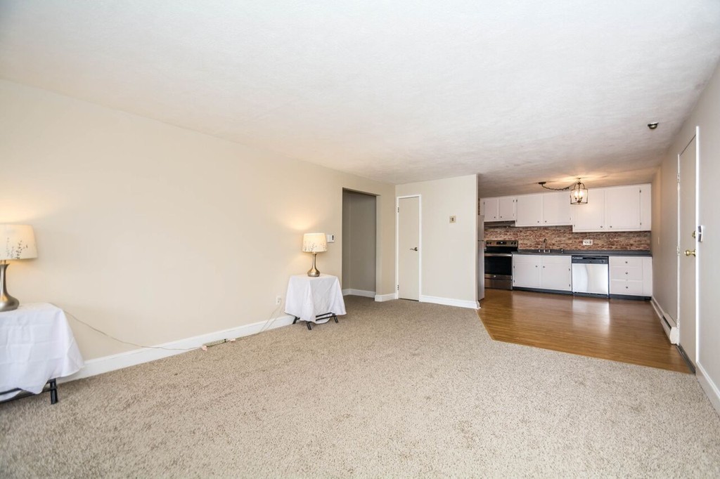 9 Walker Road, Unit 9 North Andover, MA 01845 - Photo 6 of 17 Gallery Image 6