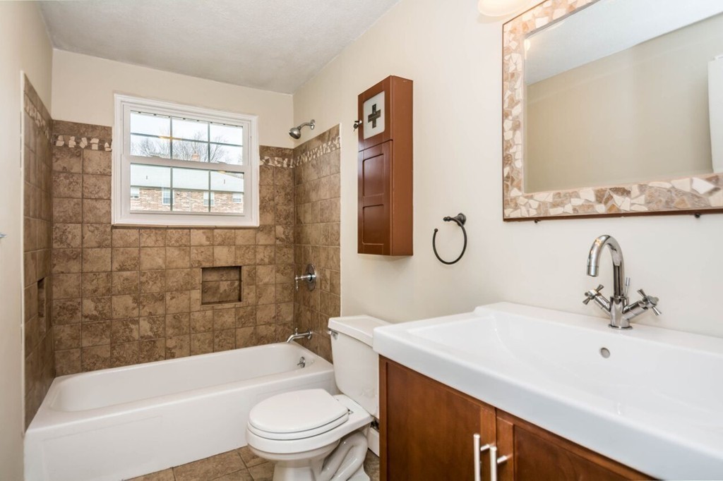 9 Walker Road, Unit 9 North Andover, MA 01845 - Photo 10 of 17 Gallery Image 10