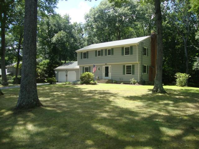 215 Beacon Hill Road Trumbull, CT 06611 - Photo 1 of 1 Gallery Image 1