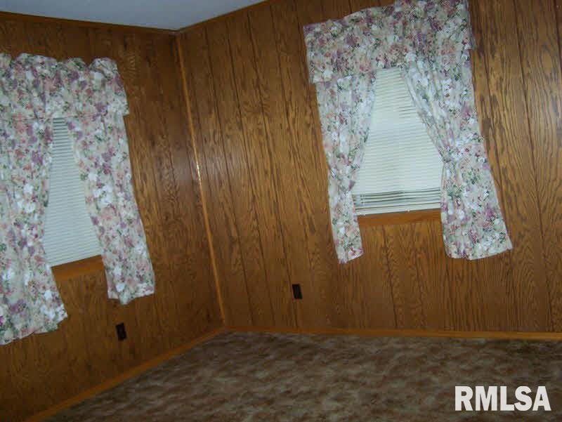302 Park Park Ina, IL 62846 - Photo 6 of 22