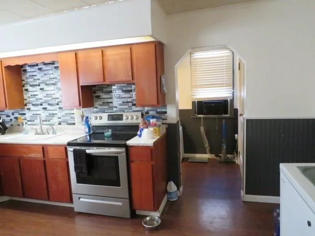 a bathroom with a toilet