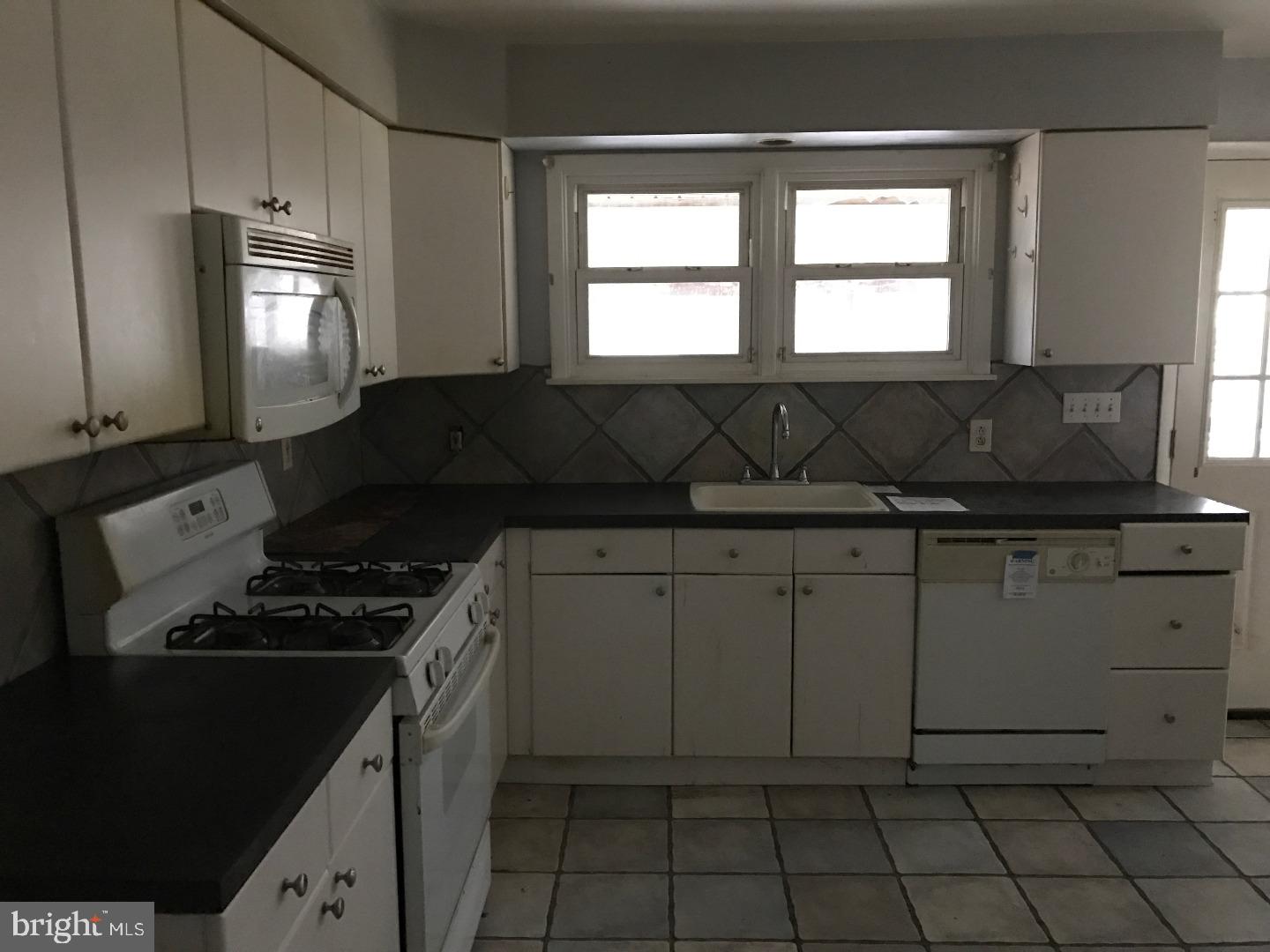 322 Old Farm Road Wyncote, PA 19095 - Photo 12 of 22 Kitchen