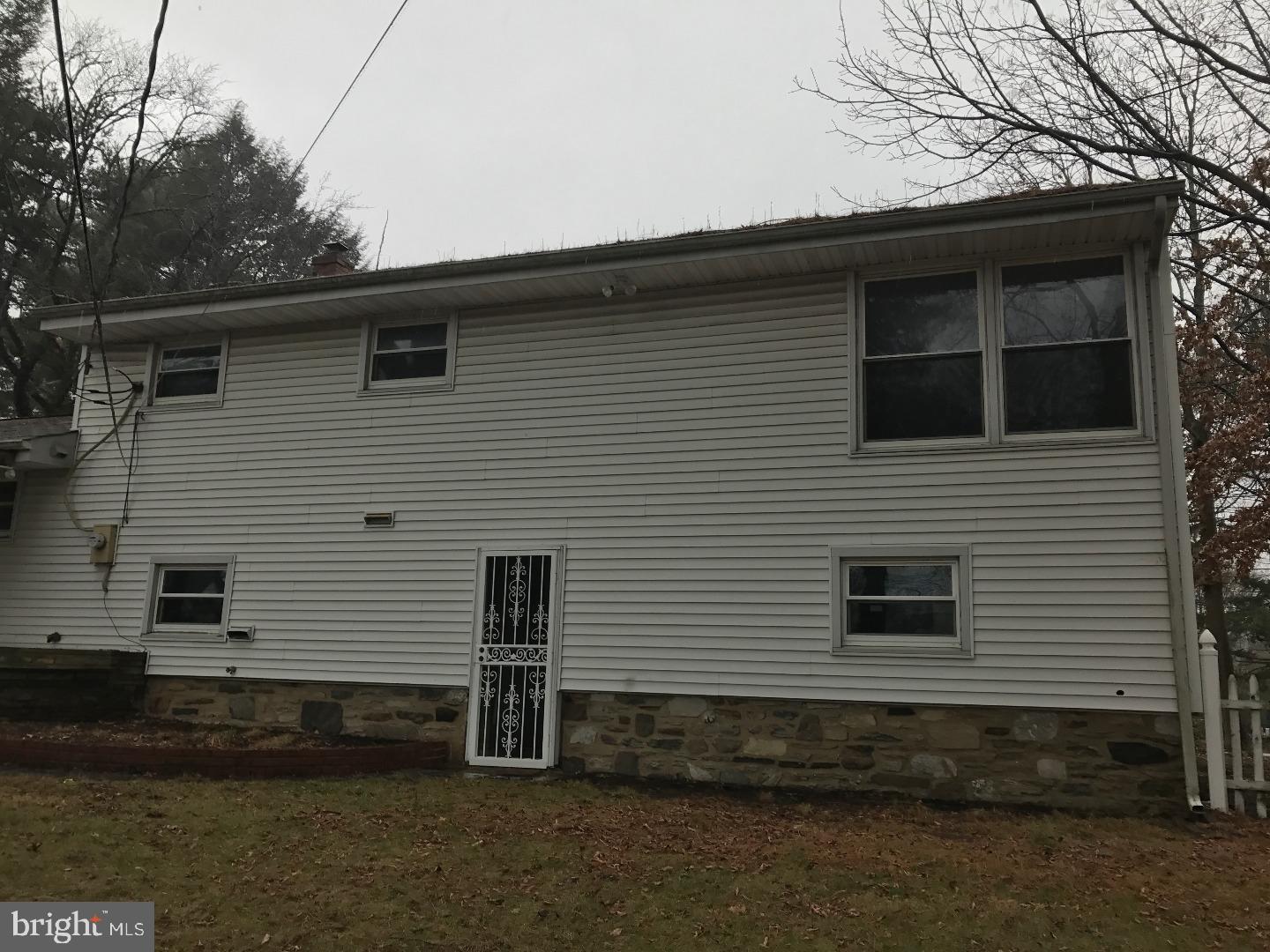 322 Old Farm Road Wyncote, PA 19095 - Photo 3 of 22 Exterior Back