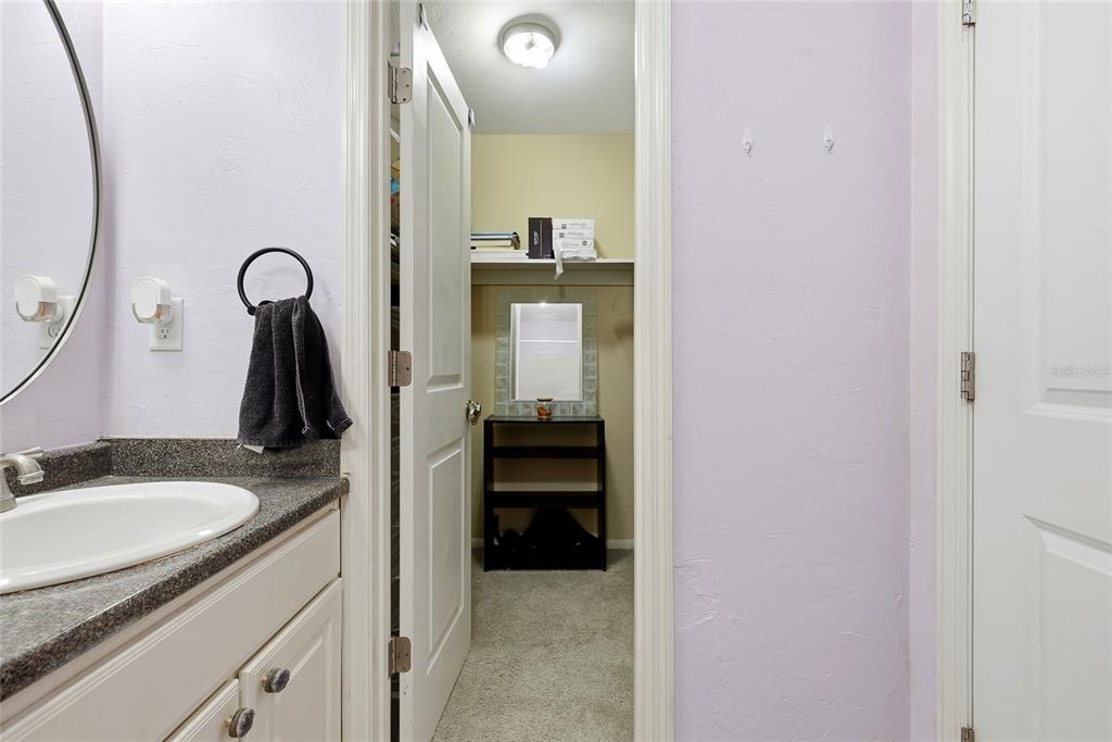 507 Northwest 39th Road, Unit 301 Gainesville, FL 32607 - Photo 23 of 34