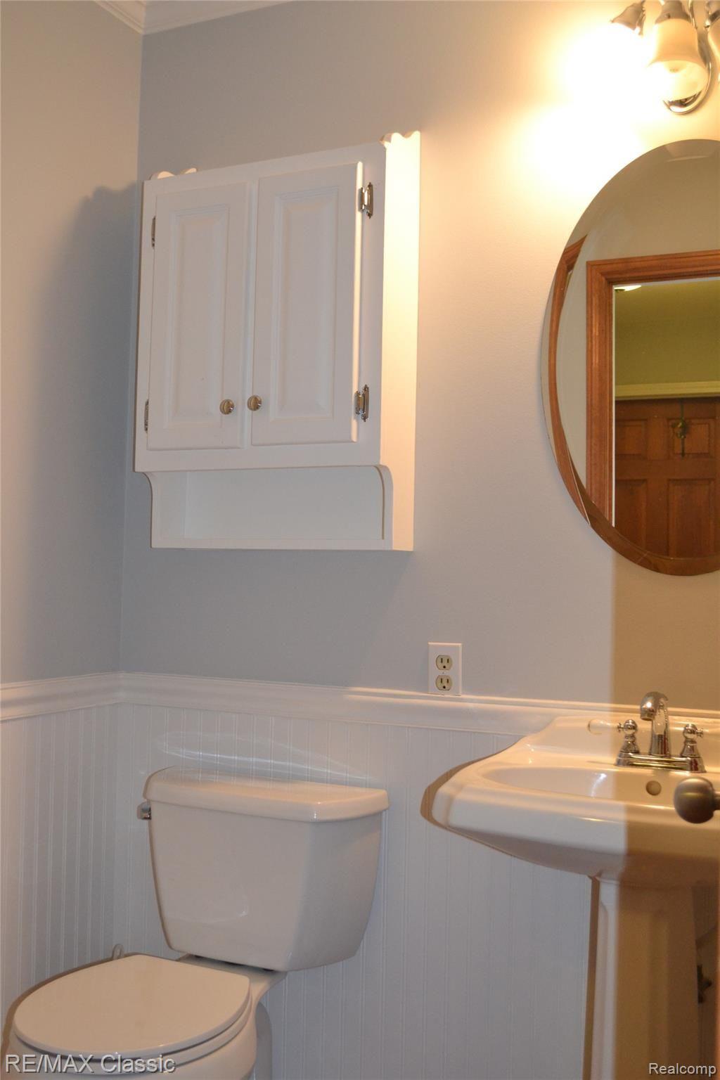 4350 Ravinewood Drive Commerce Township, MI 48382 - Photo 18 of 31 Half Bath
