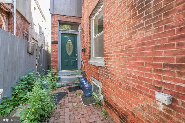 a view of a pathway both side of building