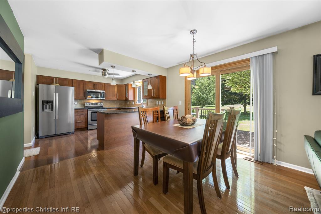 2163 Rochelle Park Drive Rochester Hills, MI 48309 - Photo 11 of 35
