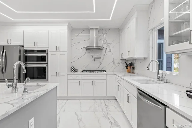 $3,999,888 | 717 West Montauk Highway, Bay Shore, NY 11706