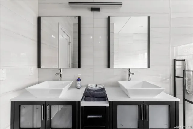 $3,999,888 | 717 West Montauk Highway, Bay Shore, NY 11706