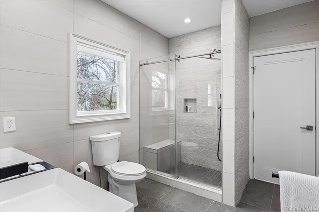 $3,999,888 | 717 West Montauk Highway, Bay Shore, NY 11706