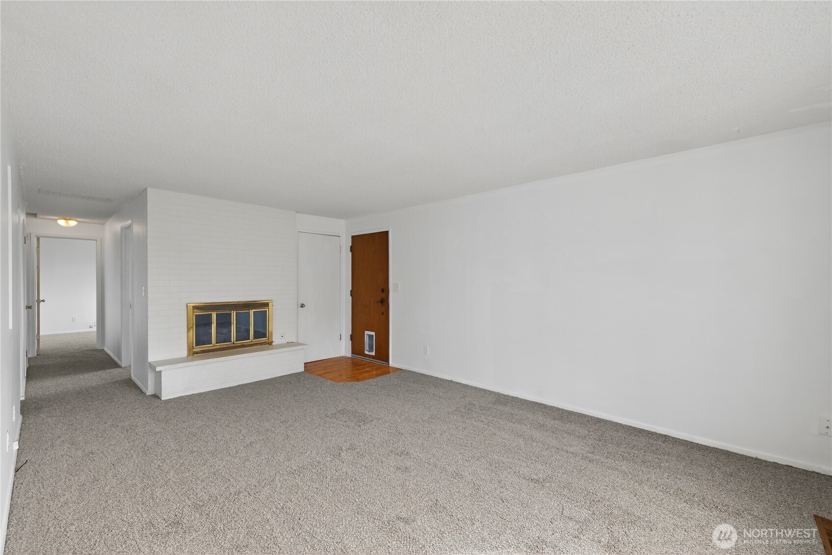 282 Southwest 10th Avenue Oak Harbor, WA 98277 - Photo 3 of 33 a view of an empty room