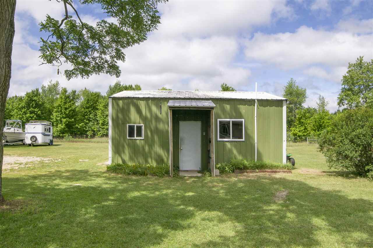 8620 King Road Benzonia, MI 49616 - Photo 20 of 31 1877574-19.JPG