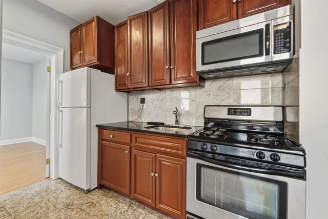 $1,750 | 57 Corbin Avenue, Unit 4, Jersey City, NJ 07306
