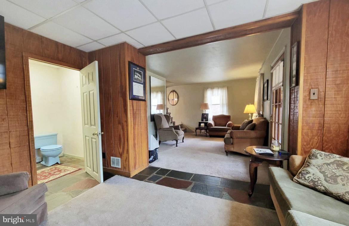 305 Edgemore Road Secane, PA 19018 - Photo 7 of 26