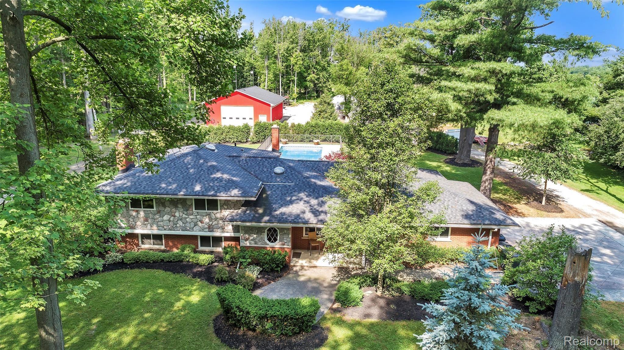 60451 Kunstman Road Ray, MI 48096 - Photo 2 of 39 jays-Drone-Kuntsman-windowstill-3.jpg