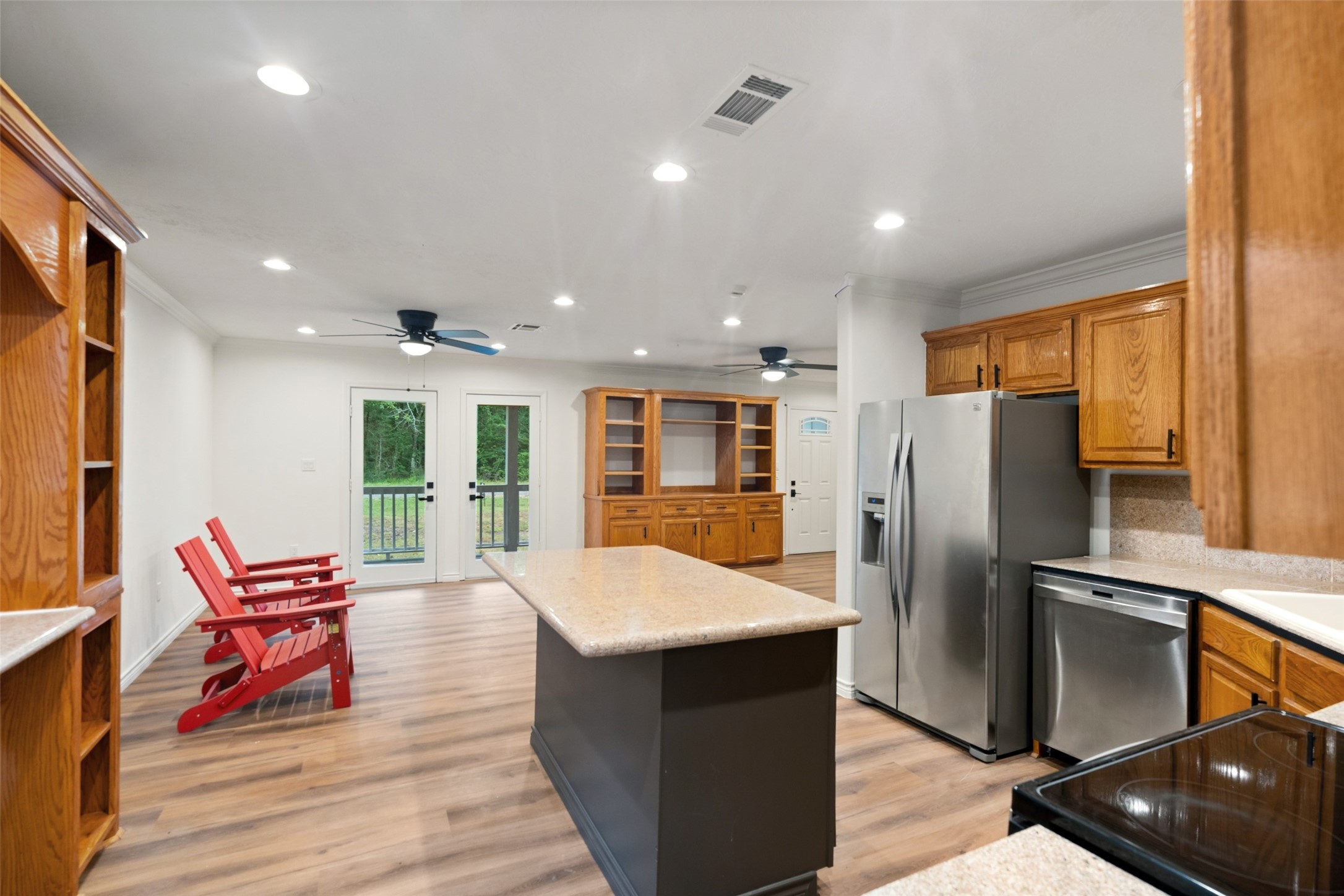 27 Deerfield Road Huntsville, TX 77340 - Photo 4 of 22 Gallery Image 4