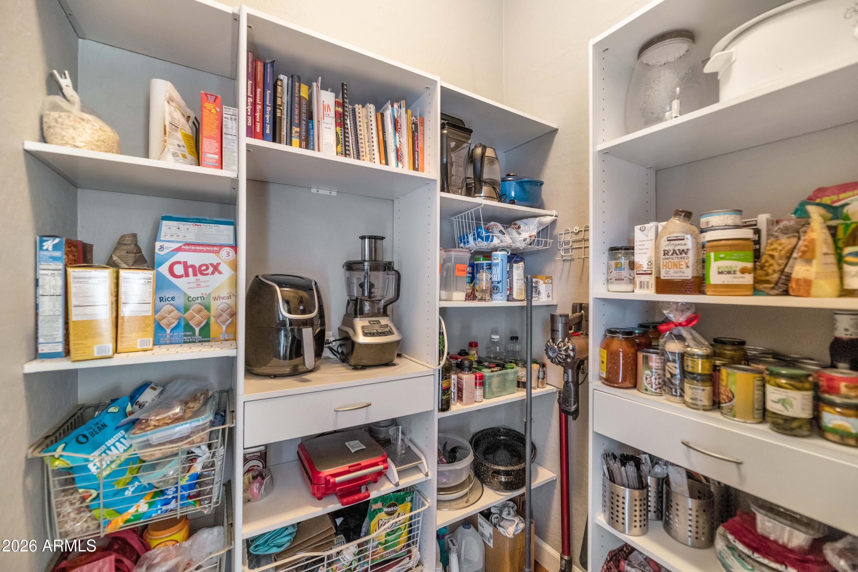 190 East Louis Way Tempe, AZ 85284 - Photo 12 of 50 Walk in pantry