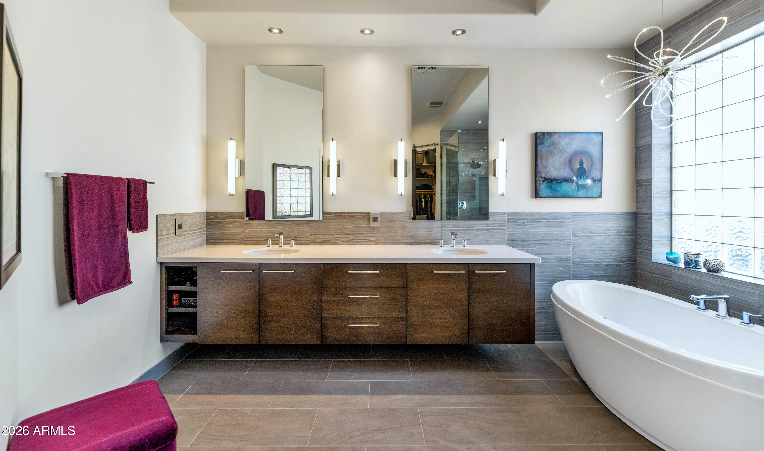 190 East Louis Way Tempe, AZ 85284 - Photo 19 of 50 Primary bathroom