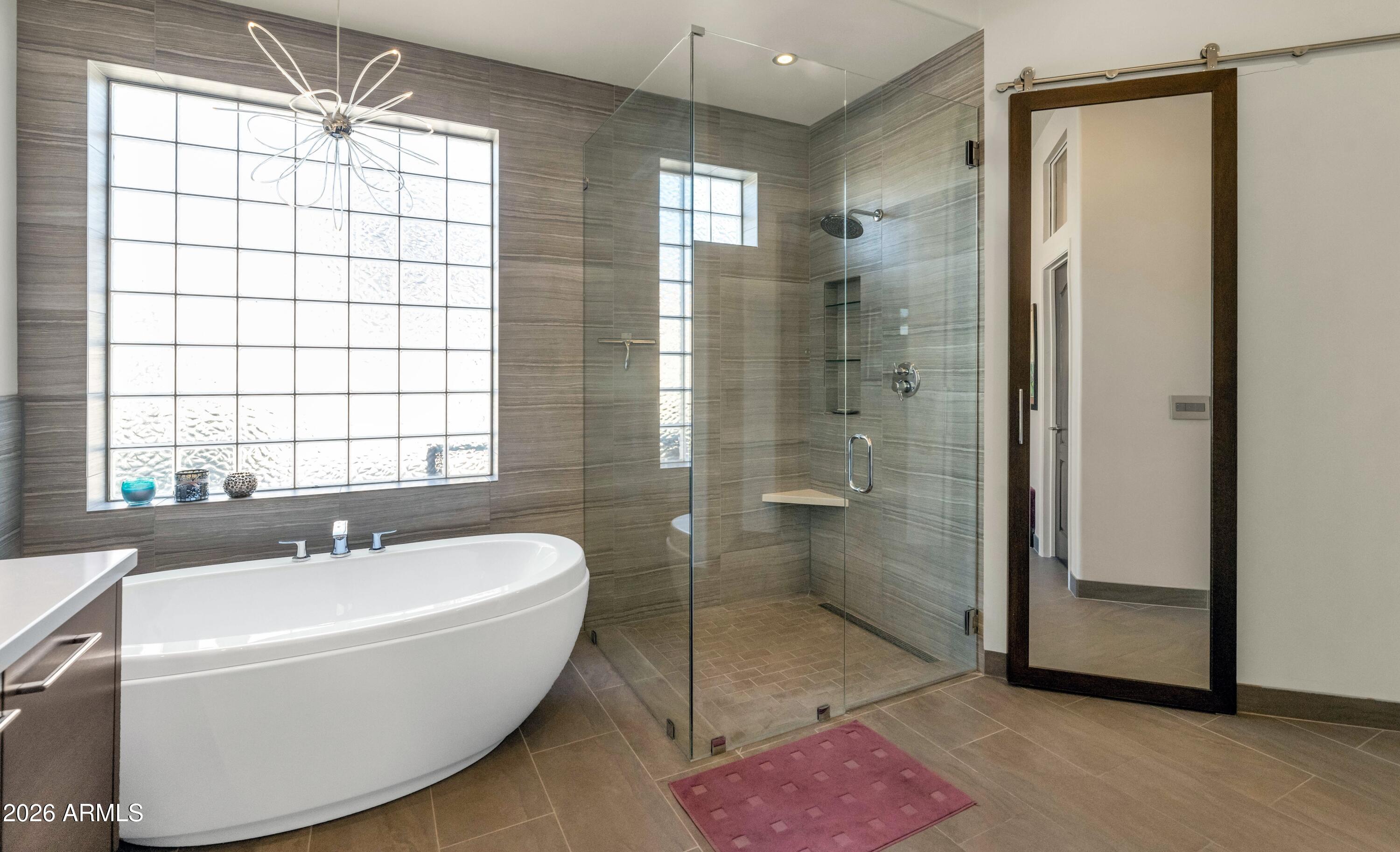 190 East Louis Way Tempe, AZ 85284 - Photo 20 of 50 Primary bathroom