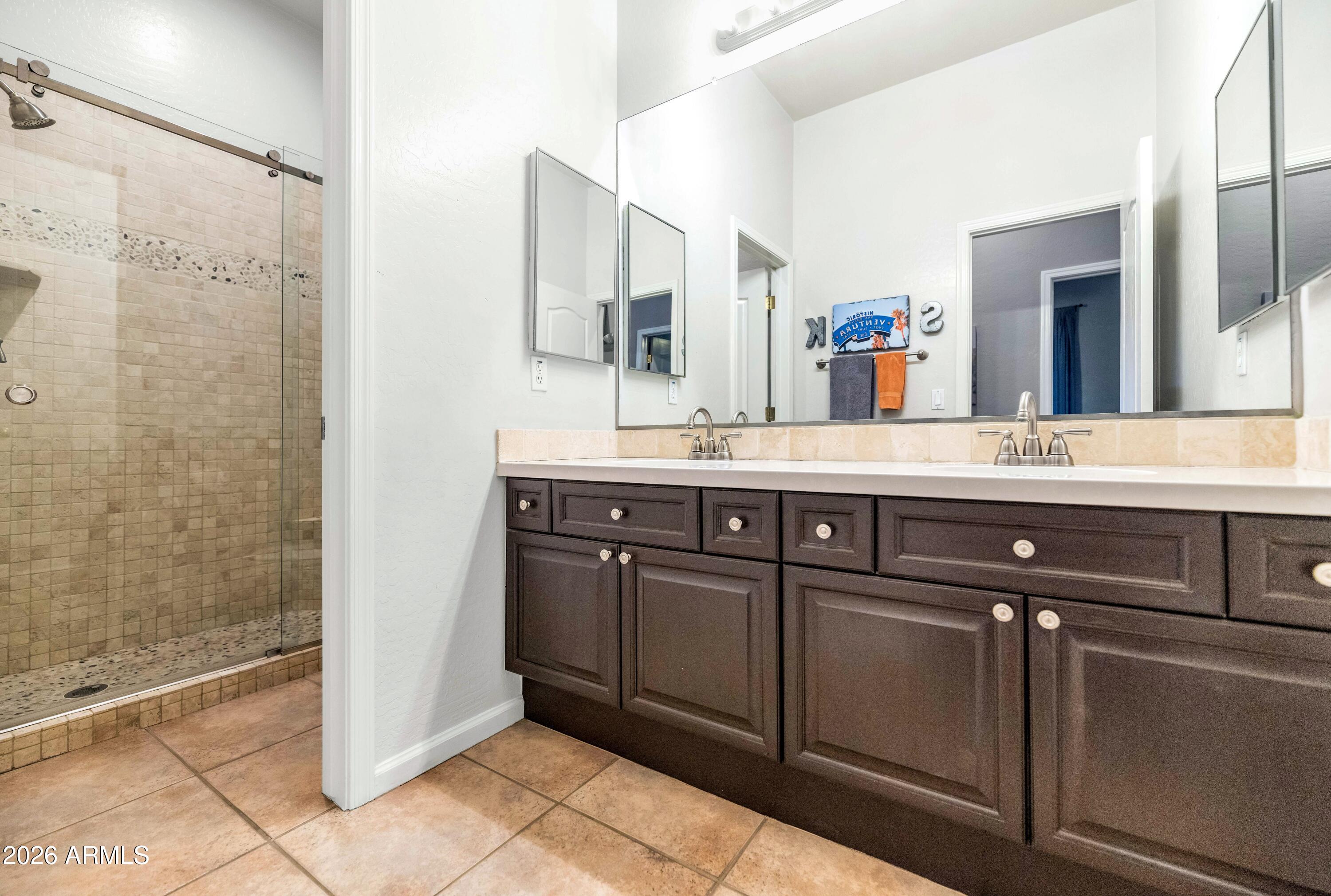 190 East Louis Way Tempe, AZ 85284 - Photo 25 of 50 Bathroom