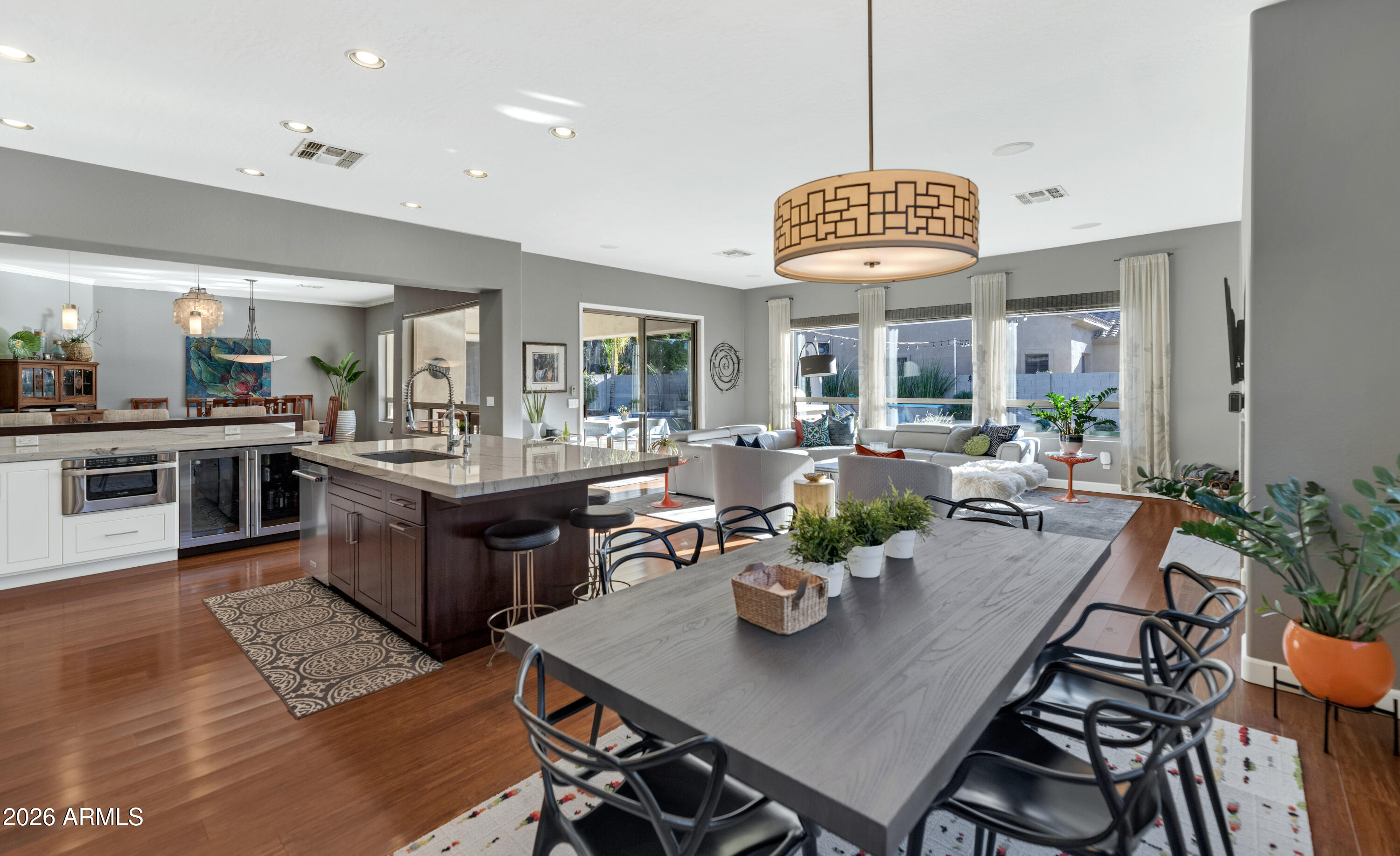 190 East Louis Way Tempe, AZ 85284 - Photo 7 of 50 Kitchen/great room