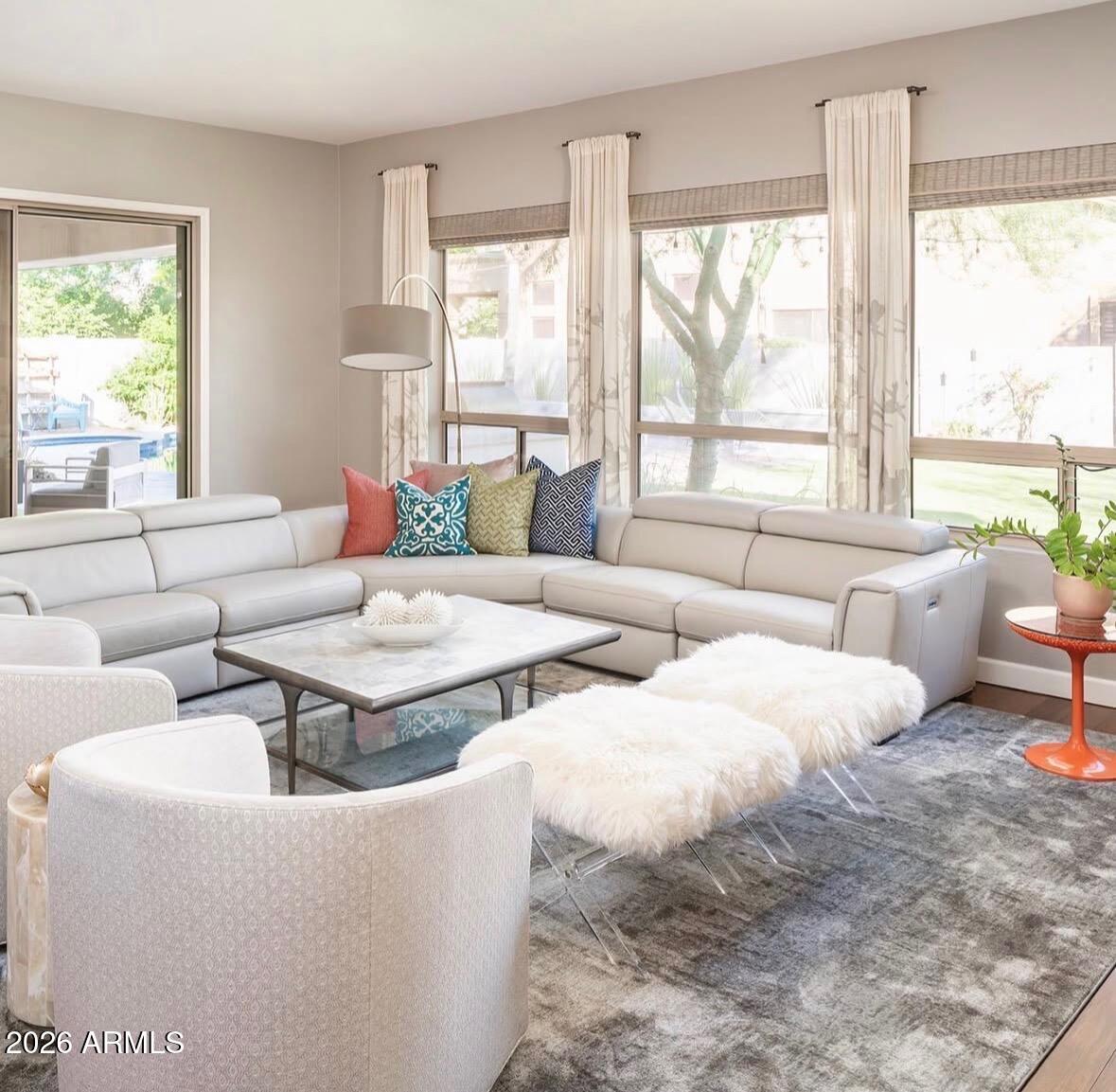 190 East Louis Way Tempe, AZ 85284 - Photo 10 of 50 Great room