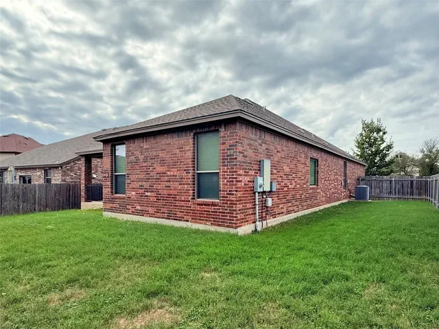 $2,100 | 1140 Yellow Iris Road, Leander, TX 78641