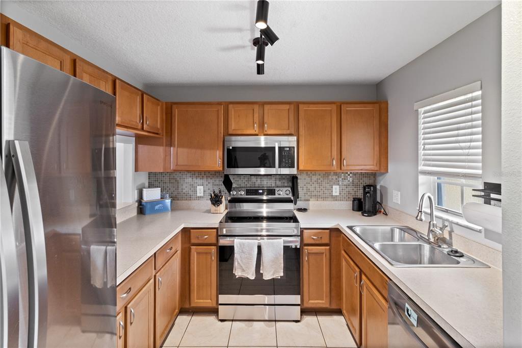 5462 Quarry Rock Road Lakeland, FL 33809 - Photo 4 of 33