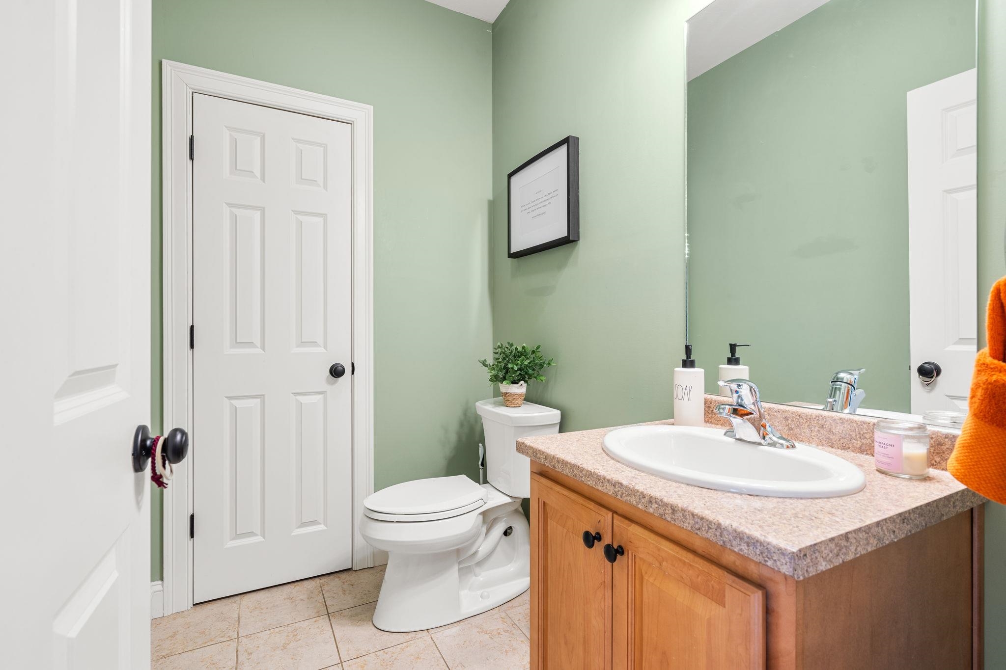81 North High Street, Unit 3 Derry, NH 03038 - Photo 13 of 24