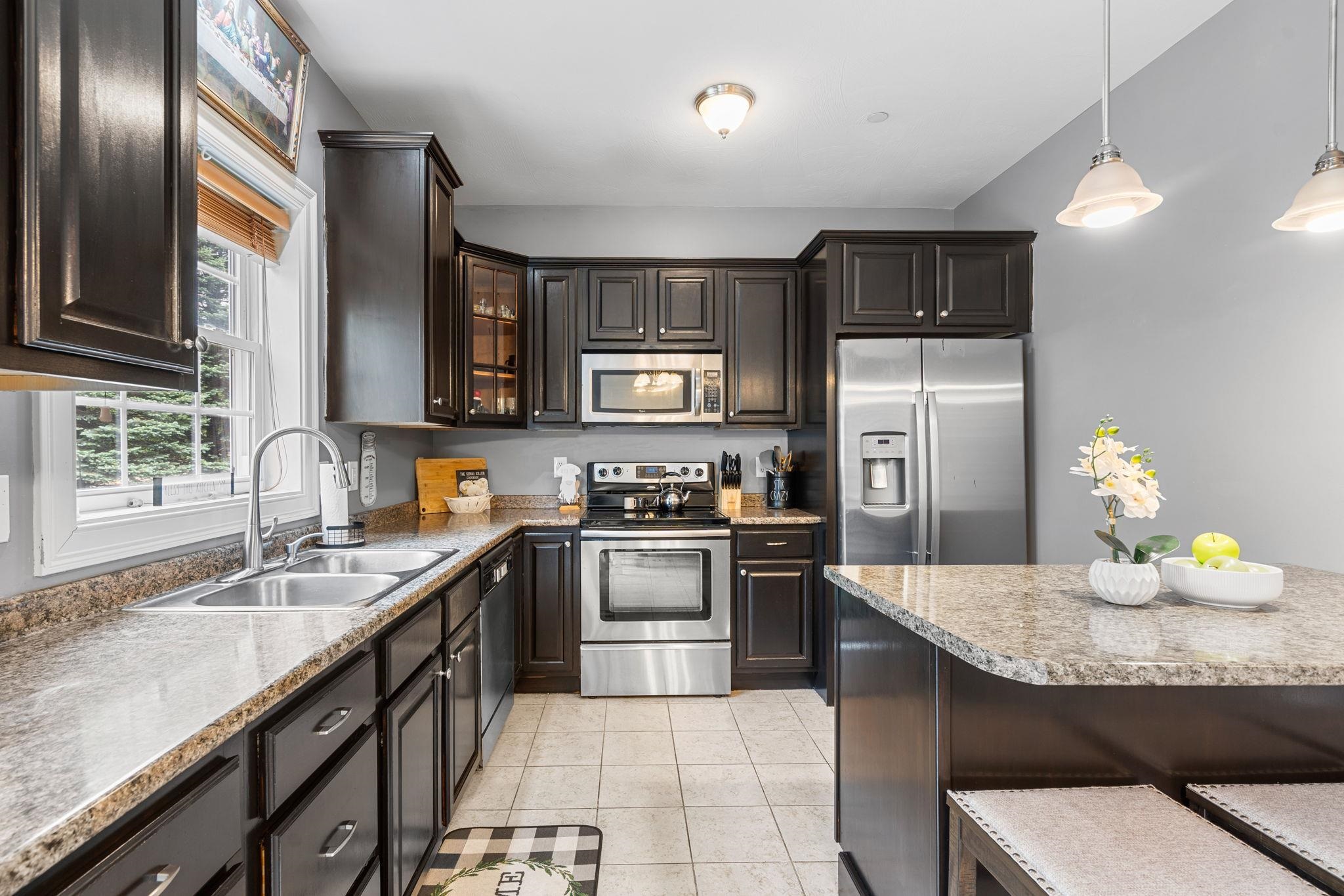 81 North High Street, Unit 3 Derry, NH 03038 - Photo 6 of 24