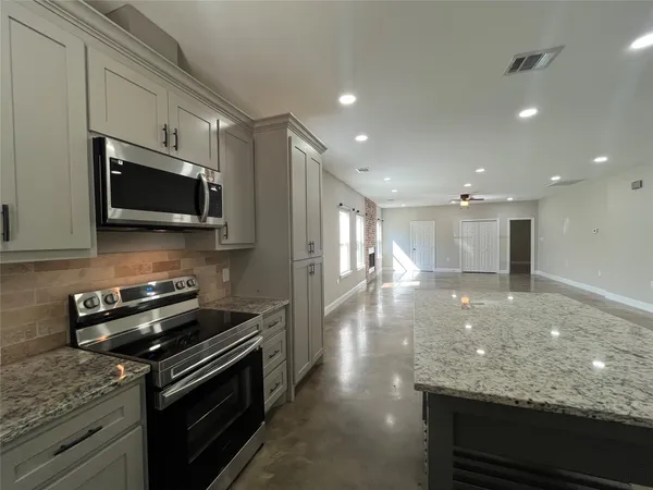$2,500 | 30023 Rosebud Street, Magnolia, TX 77354