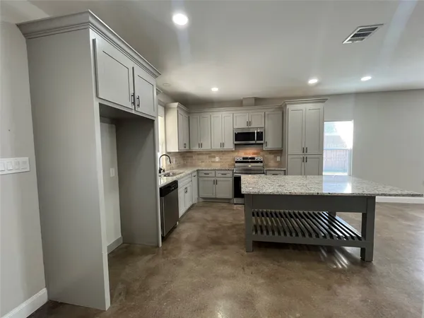 $2,500 | 30023 Rosebud Street, Magnolia, TX 77354