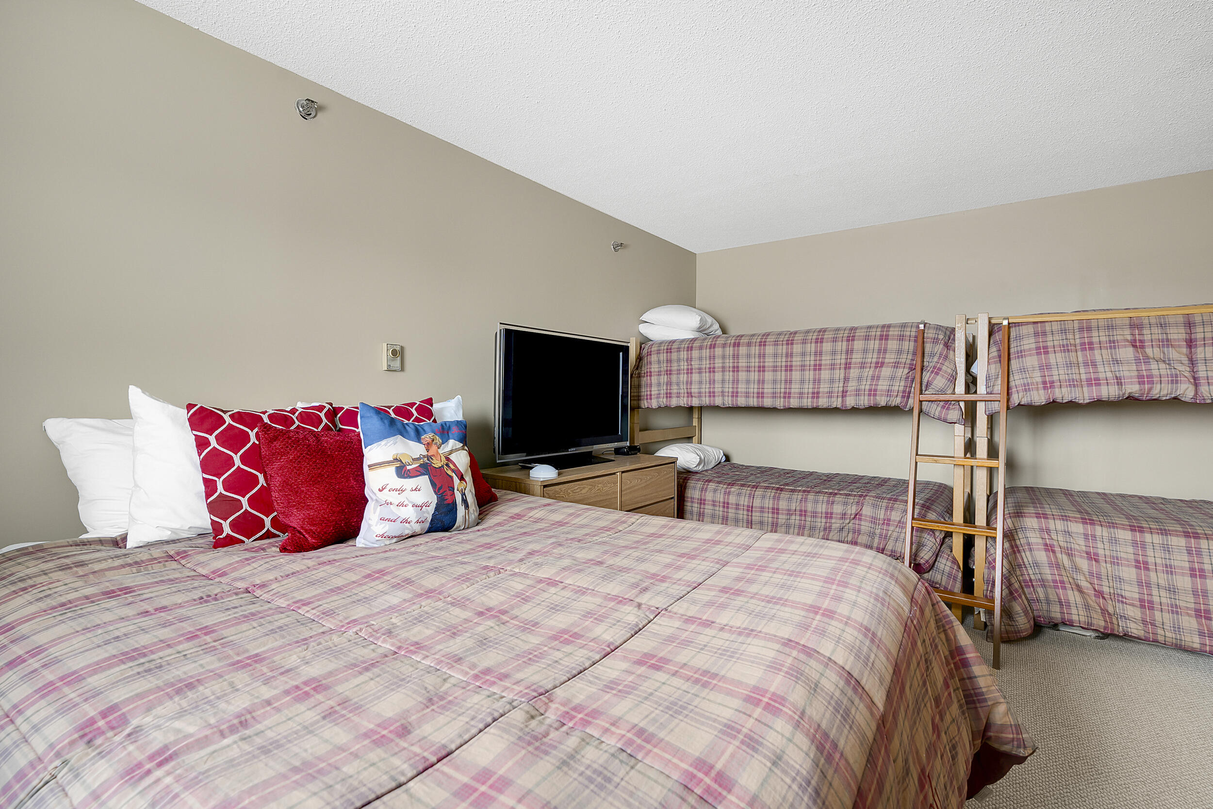 8 Cascade Drive, Unit C17 Newry, ME 04261 - Photo 17 of 27 22_8cascadesunitc17-17