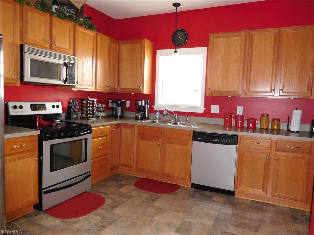 501 Barnsdale Ridge Road Kernersville, NC 27284 - Photo 4 of 9 Gallery Image 4