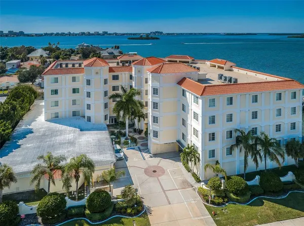$700,000 | 1860 North Fort Harrison Avenue, Unit 103, Clearwater, FL 33755