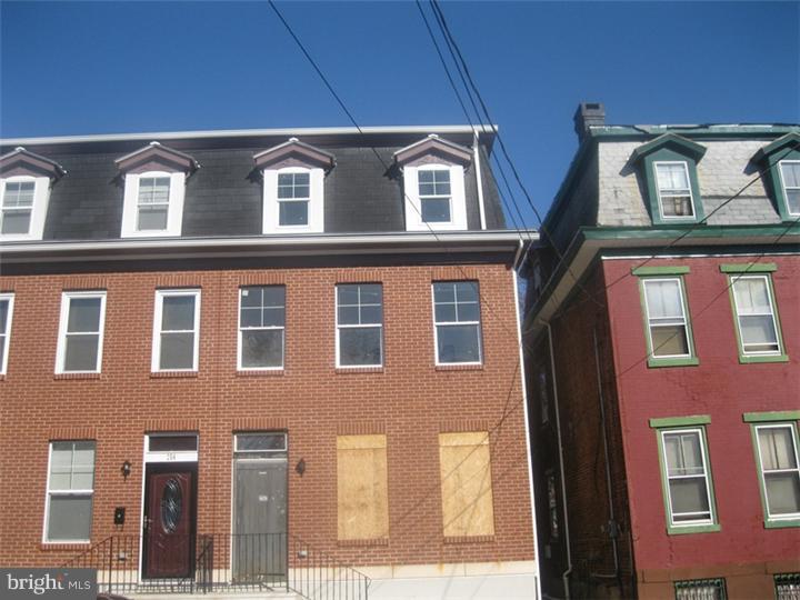 252 Spring Street Trenton, NJ 08618 - Photo 2 of 2 Exterior
