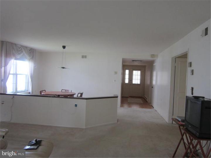 21 Dunstable Road Southampton, NJ 08088 - Photo 3 of 7 Gallery Image 3