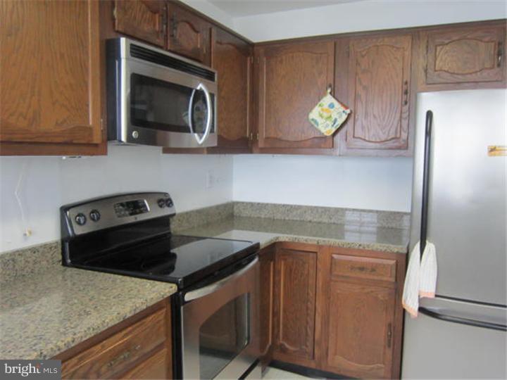 21 Dunstable Road Southampton, NJ 08088 - Photo 5 of 7 Kitchen