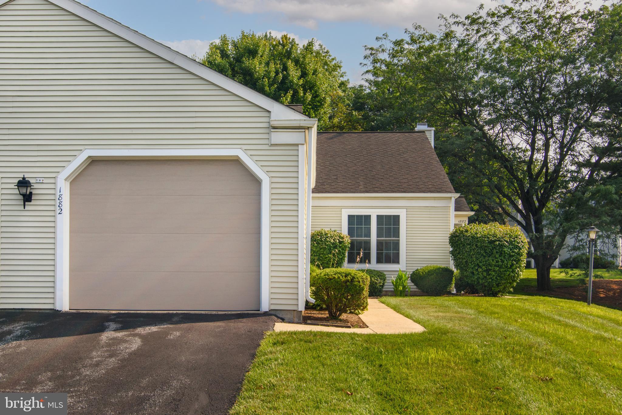 1882 Wexford Road Palmyra, PA 17078 - Photo 3 of 24 Gallery Image 3