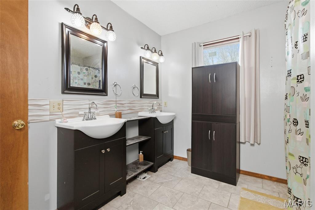 20440 Sweetwater Road Waynesville, MO 65583 - Photo 11 of 37